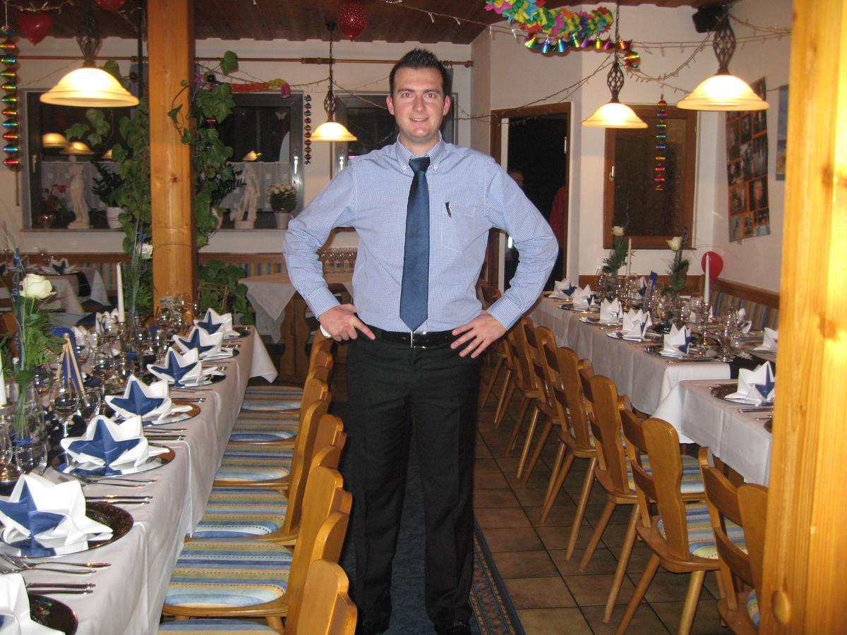 Syrtaki Bei Nikos Hotell Schopfloch Rom bilde
